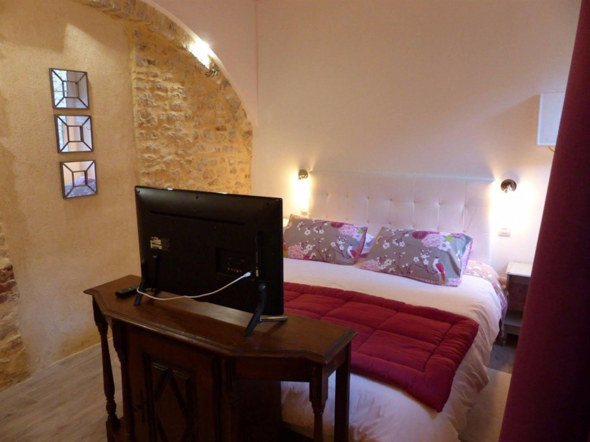 Chambre D'Hotes Logis De Saint Jean Bayeux Eksteriør billede