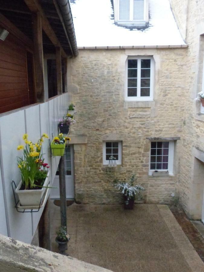 Chambre D'Hotes Logis De Saint Jean Bayeux Eksteriør billede